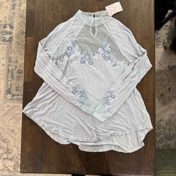 Free People Saheli Embroidered Mock Neck Top – Glacier Ice – XS (NWT) - Picture 3 of 8